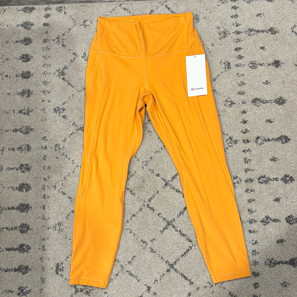 Lululemkn Align Pant 25” pockets  size 10